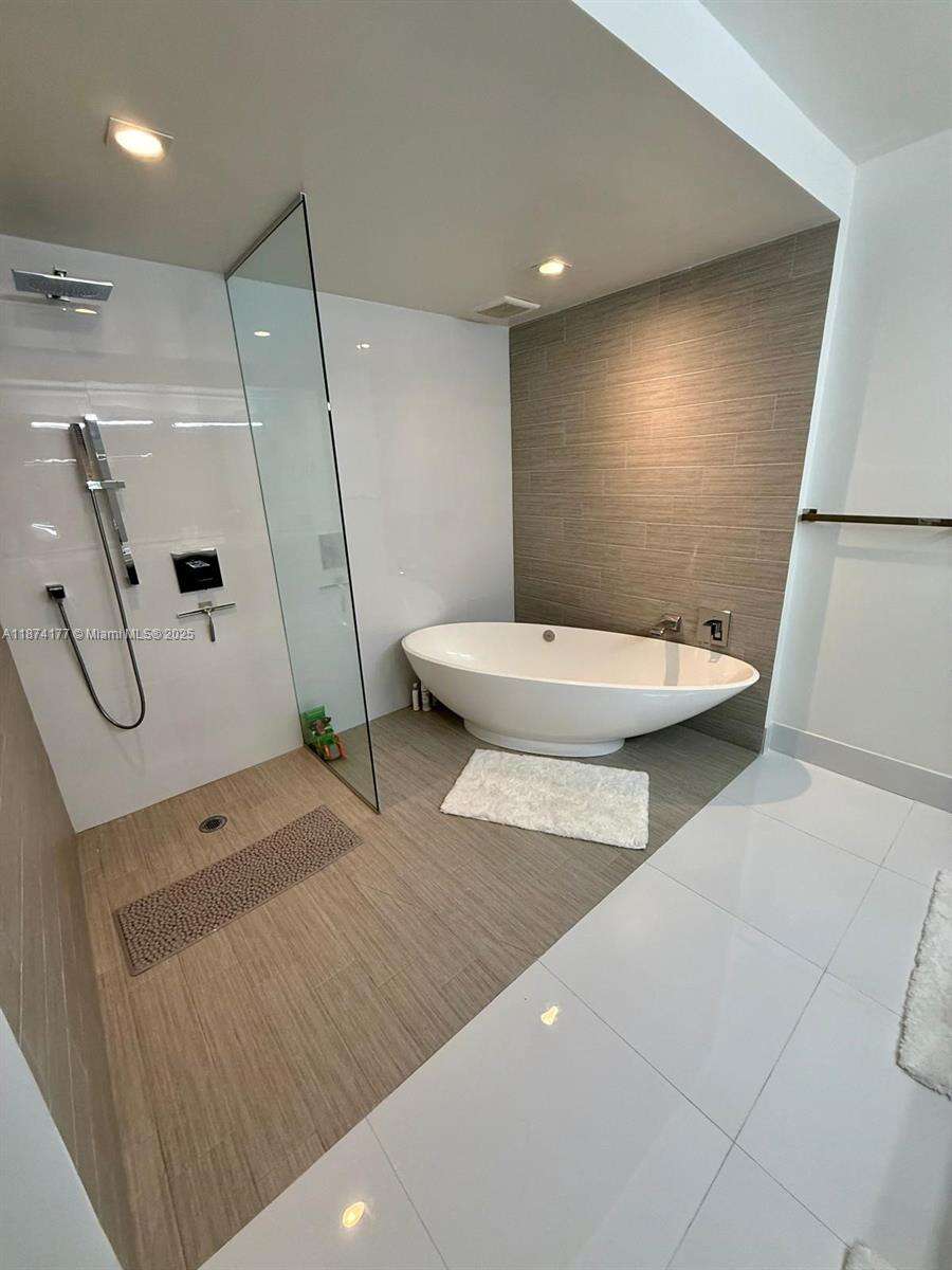 PARQUE TOWERS - 300 Sunny Isles Blvd, Sunny Isles Beach, FL 33160 | Picture 8