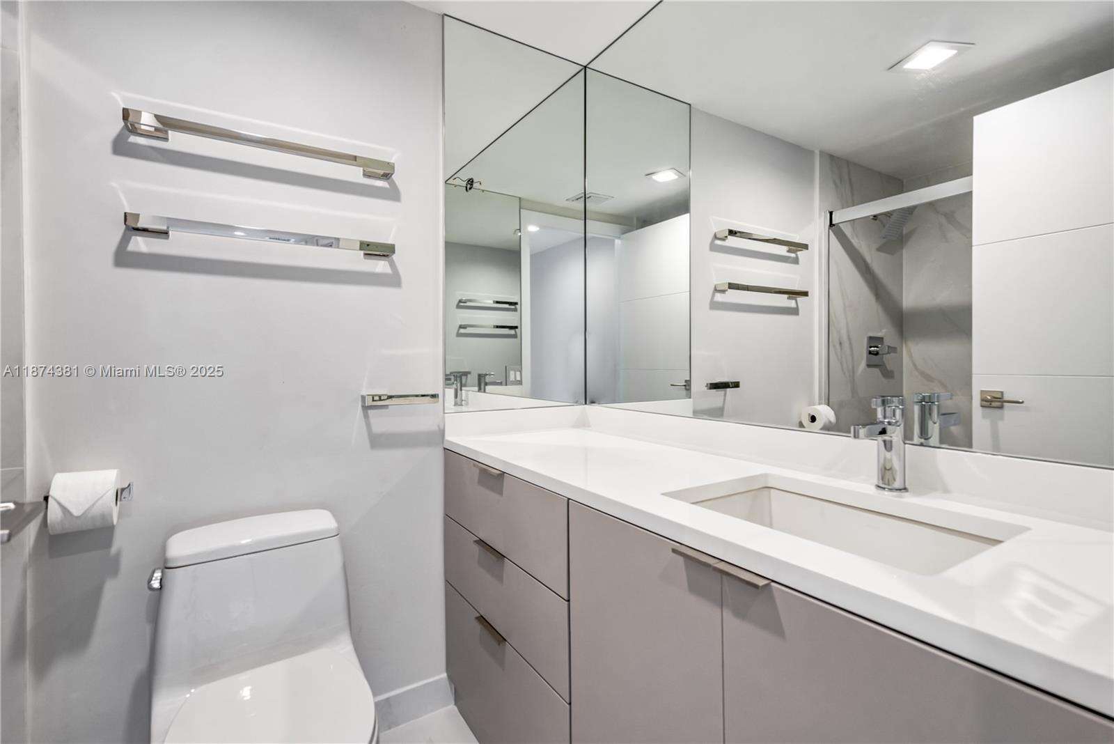 COURVOISIER COURTS - 701 Brickell Key Blvd, Miami, FL 33131 | Picture 14