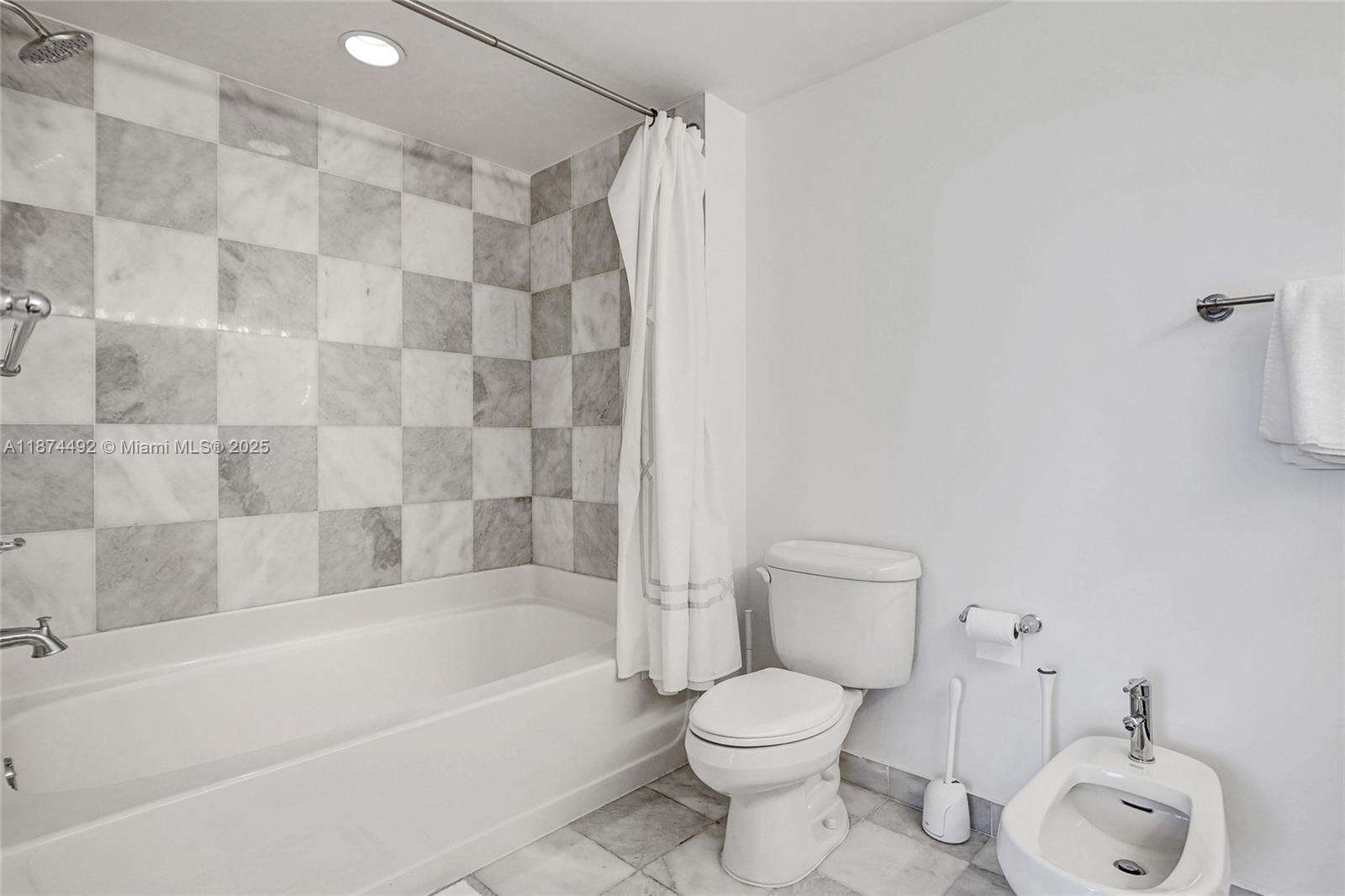 Blue at 601 36th St, Miami, FL 33137 - For Sale photo 17