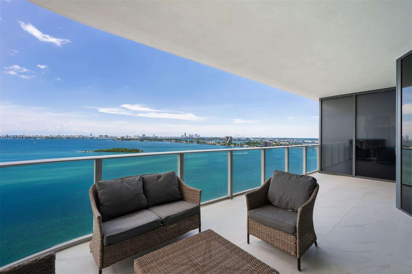 Bay Breeze Condos for Sale & Rent | Picture 1
