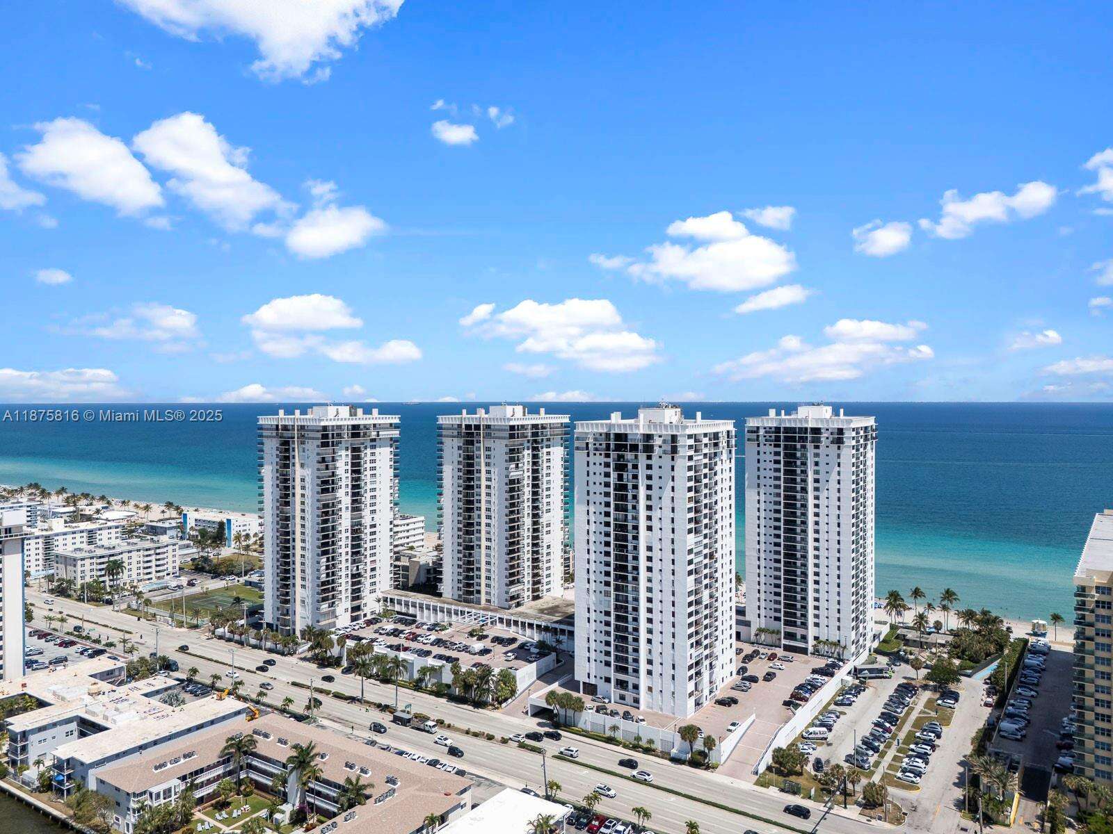 Catania Condos for Sale & Rent | Picture 1