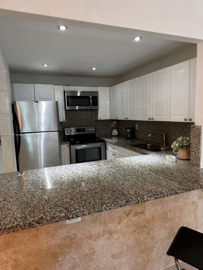 Roney Palace at 2301 Collins Ave, Miami Beach, FL 33139 - For Sale photo 18