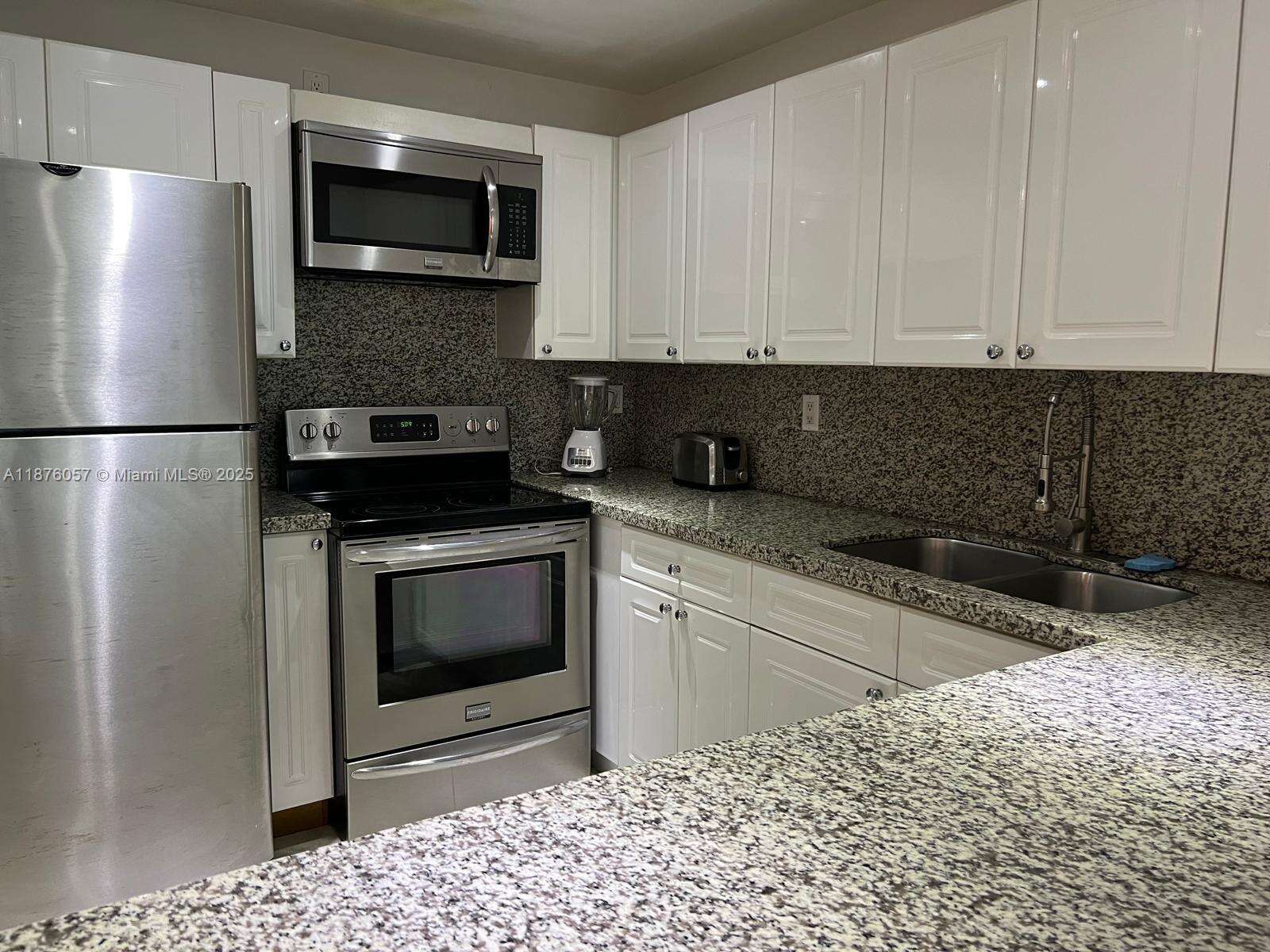 Roney Palace at 2301 Collins Ave, Miami Beach, FL 33139 - For Sale photo 20