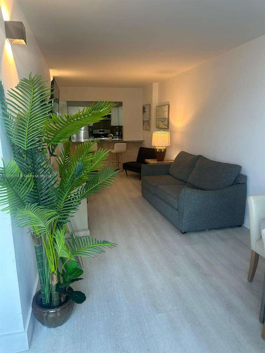 Roney Palace at 2301 Collins Ave, Miami Beach, FL 33139 - For Sale photo 10