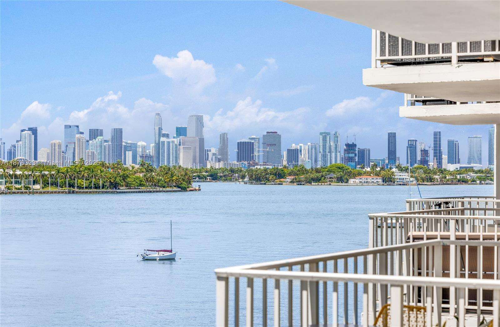 Bayview Terrace Condos for Sale & Rent | Picture 1