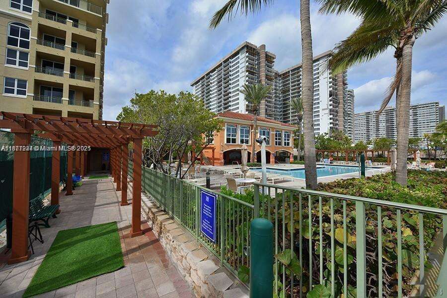 2080 Ocean Dr, Hallandale Beach, FL 33009 - For Sale photo 4