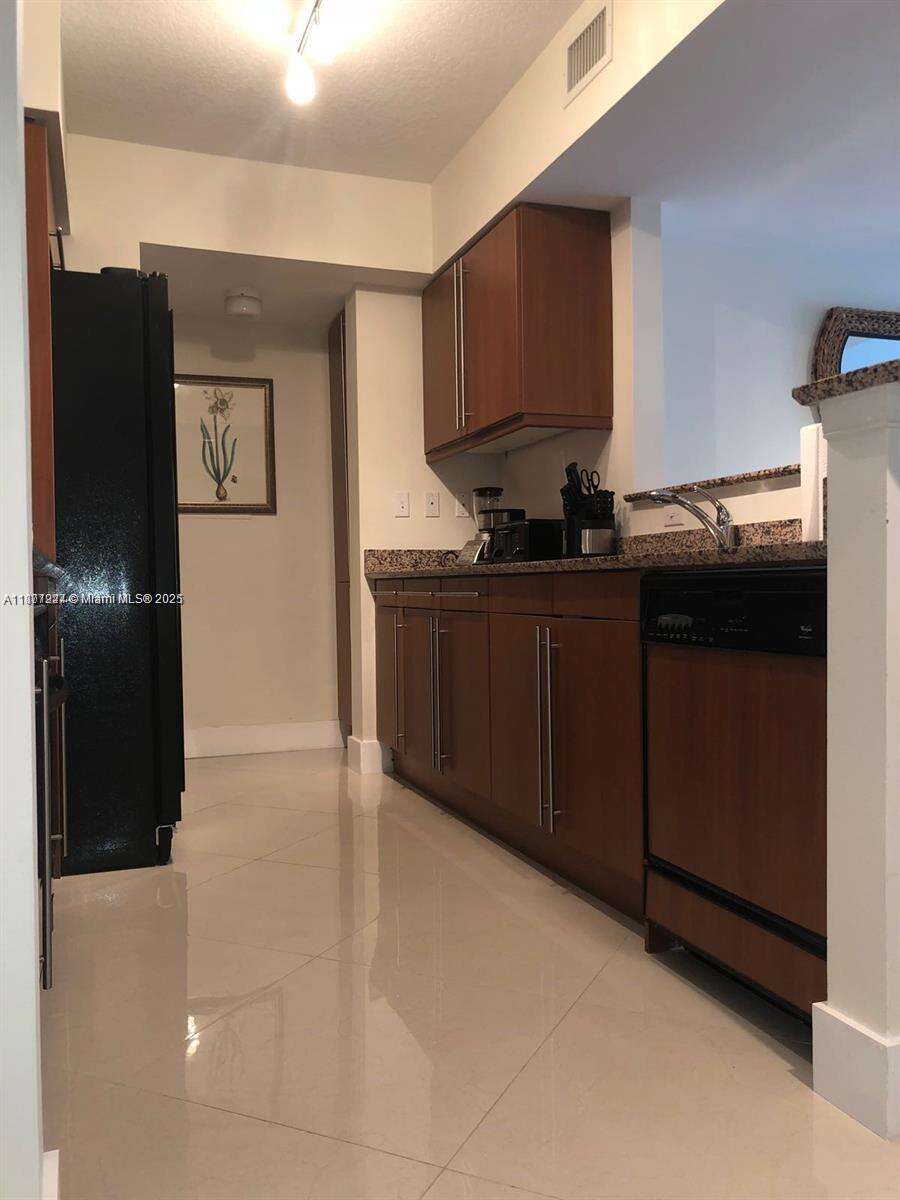 2080 Ocean Dr, Hallandale Beach, FL 33009 - For Sale photo 10