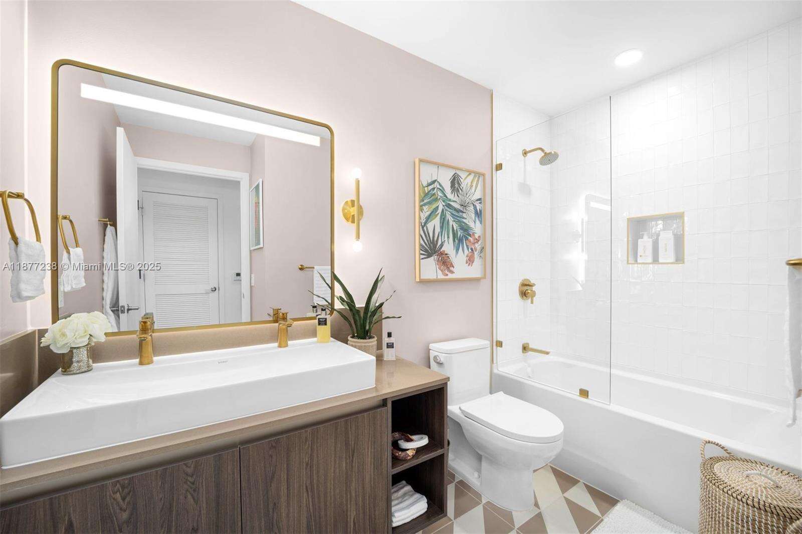 Natiivo | Gale Miami at 159 6th St, Miami, FL 33132 - For Sale photo 17