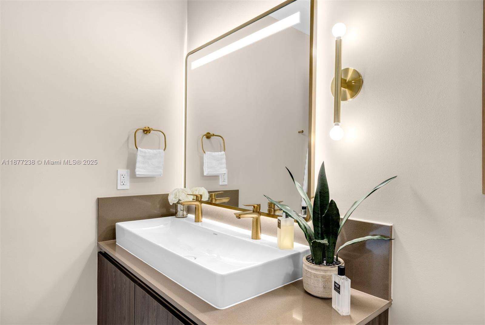 Natiivo | Gale Miami at 159 6th St, Miami, FL 33132 - For Sale photo 18