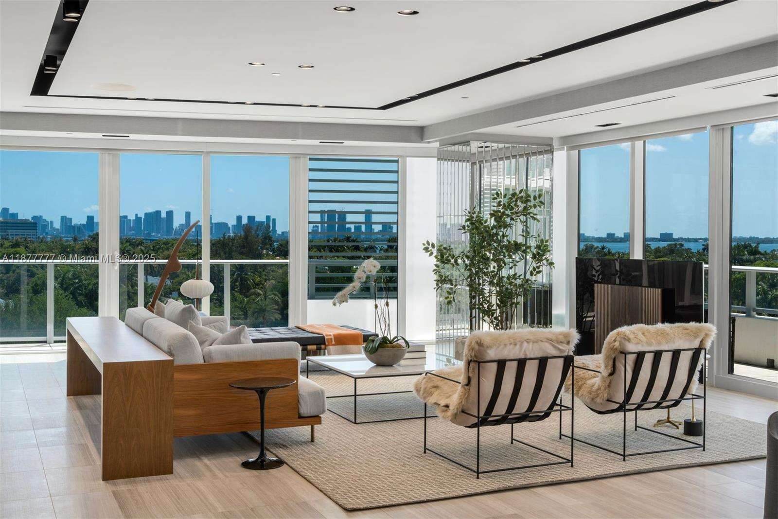 4701 NORTH MERIDIAN - 4701 Meridian Ave, Miami Beach, FL 33140 | Picture 4