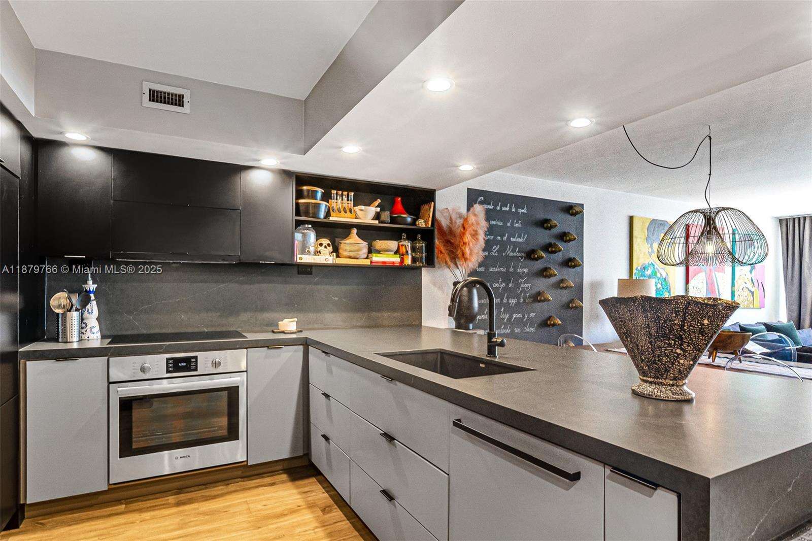 5600 Collins Ave, Miami Beach, FL 33140 - For Sale photo 9