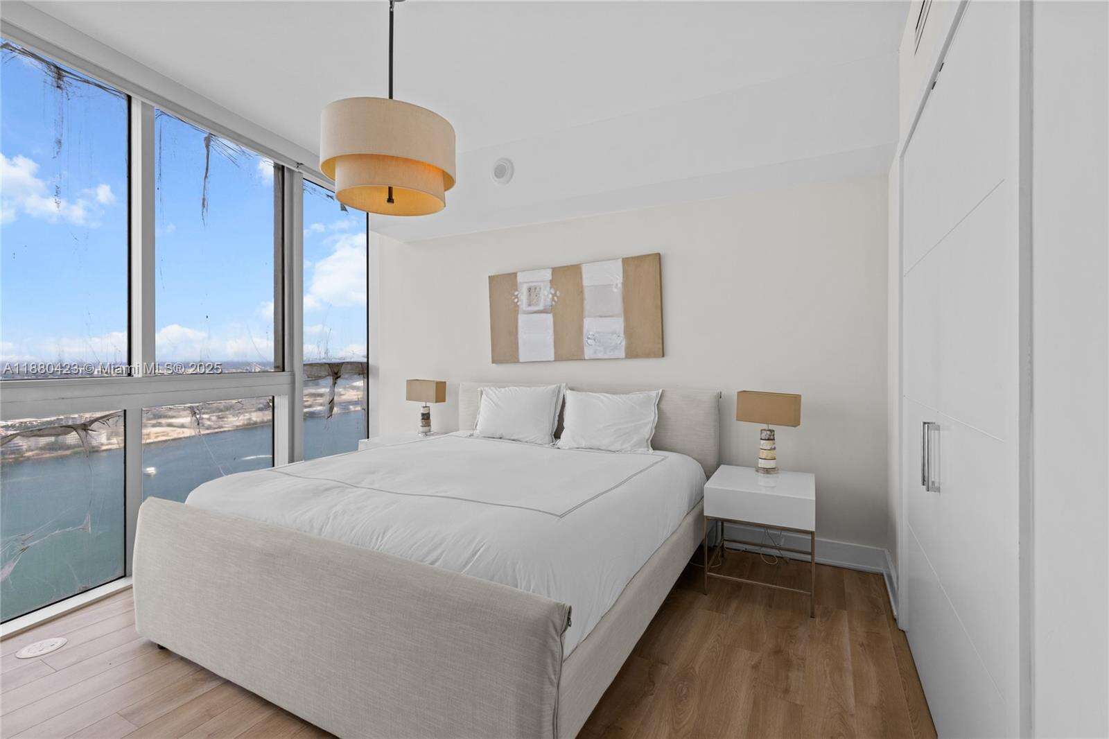 ICONBRICKELL CONDO NO 1 - 465 Brickell Ave, Miami, FL 33131 | Picture 2