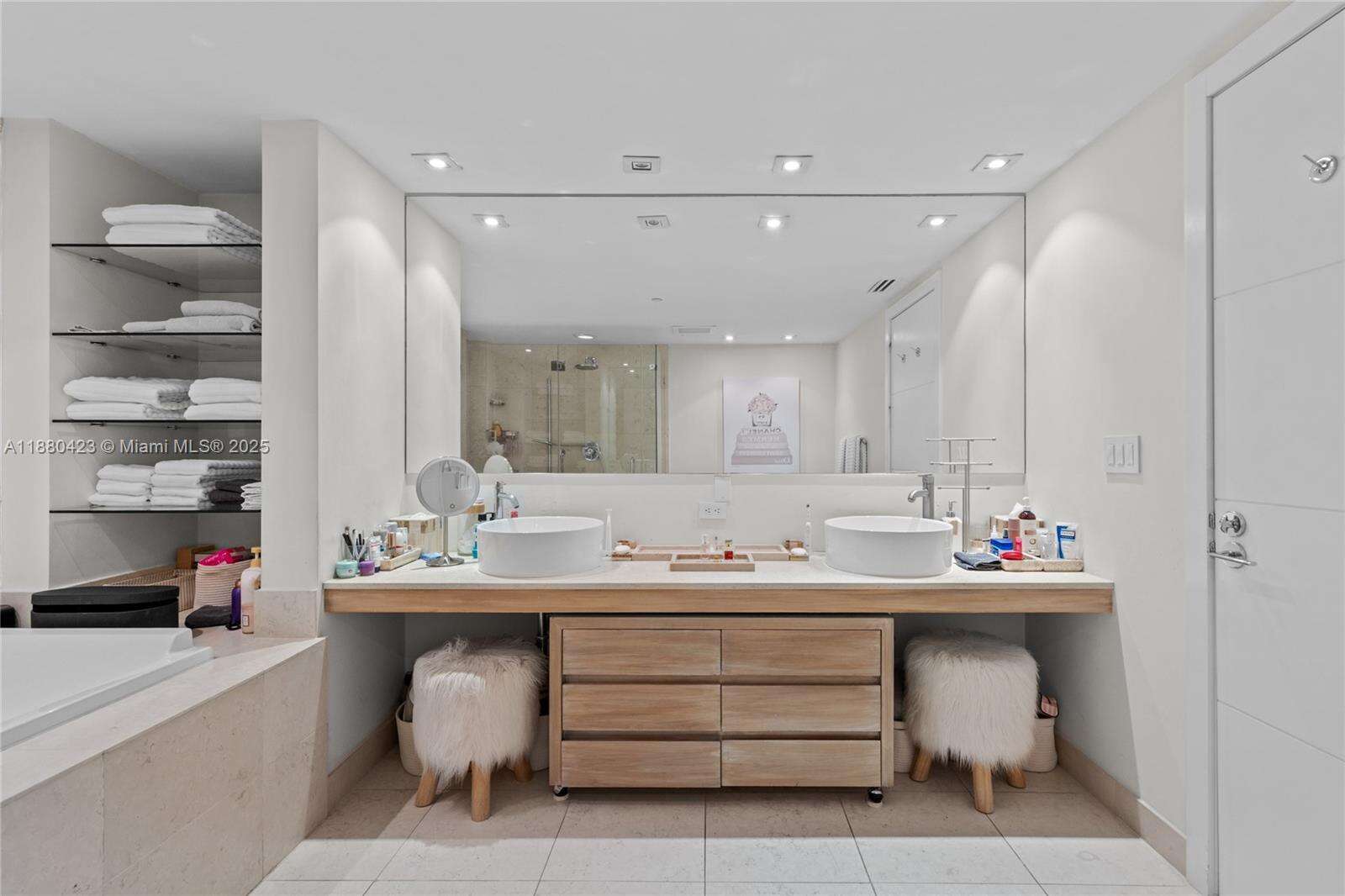 ICONBRICKELL CONDO NO 1 - 465 Brickell Ave, Miami, FL 33131 | Picture 13