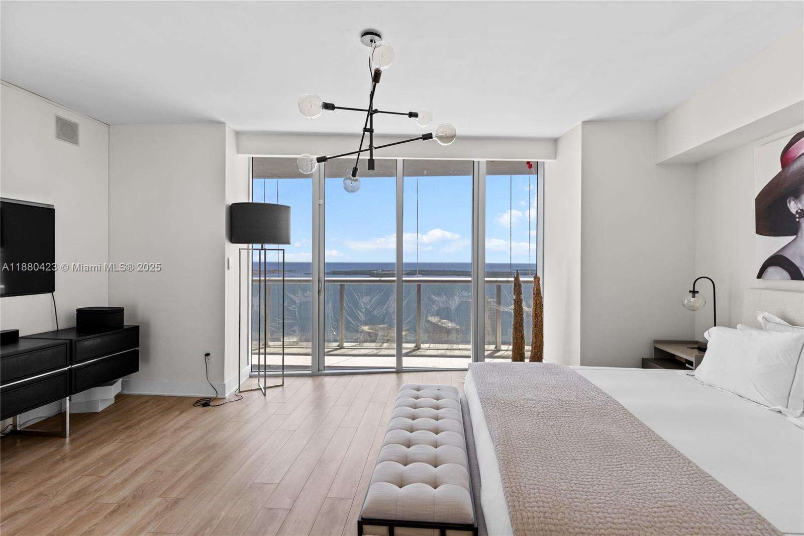 ICONBRICKELL CONDO NO 1 - 465 Brickell Ave, Miami, FL 33131 | Picture 14