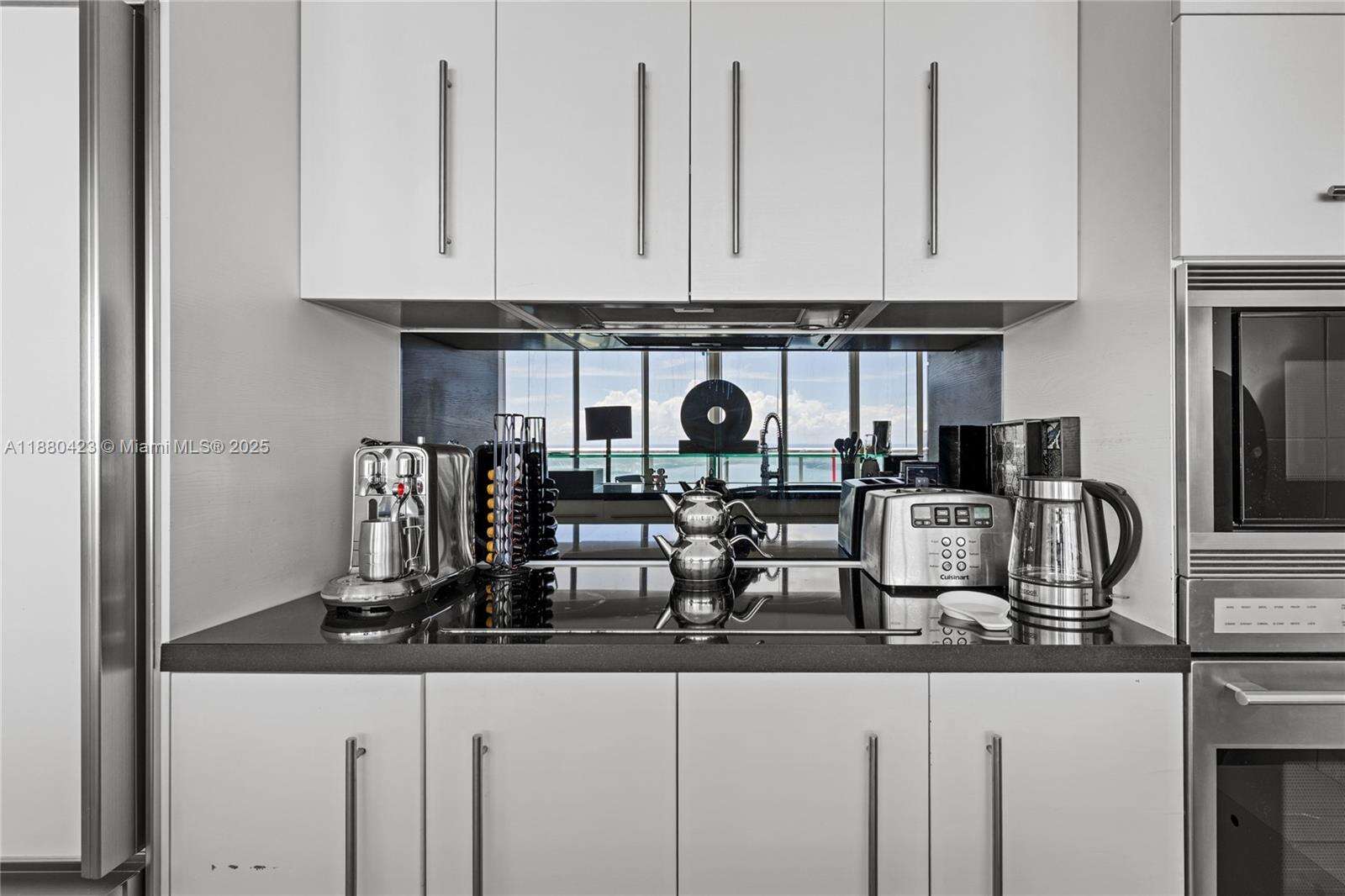 ICONBRICKELL CONDO NO 1 - 465 Brickell Ave, Miami, FL 33131 | Picture 23