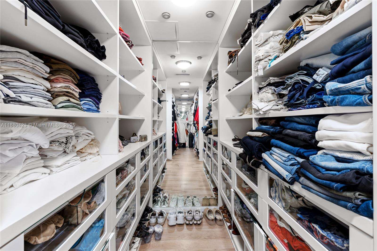 ICONBRICKELL CONDO NO 1 - 465 Brickell Ave, Miami, FL 33131 | Picture 10