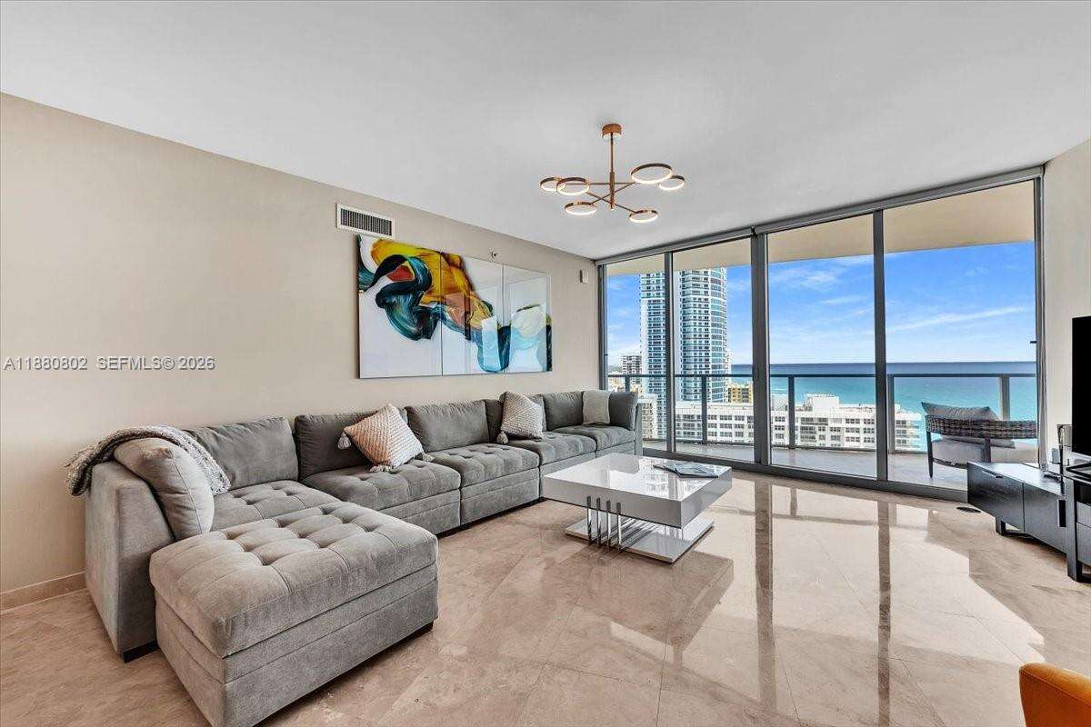 OCEAN PALMS - 3101 Ocean Dr, Hollywood, FL 33019 | Picture 11