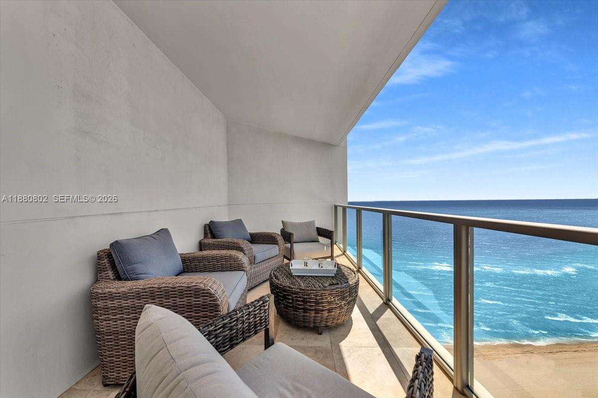 OCEAN PALMS - 3101 Ocean Dr, Hollywood, FL 33019 | Picture 35