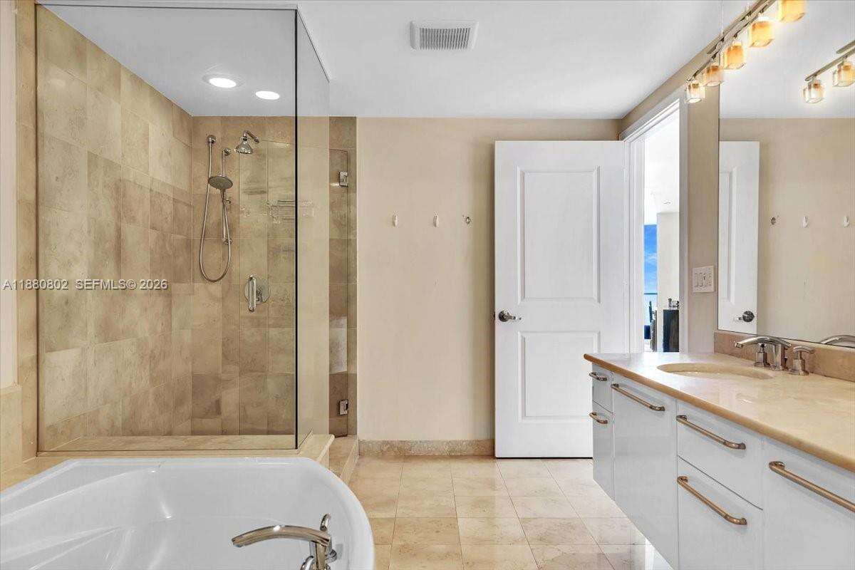 OCEAN PALMS - 3101 Ocean Dr, Hollywood, FL 33019 | Picture 45