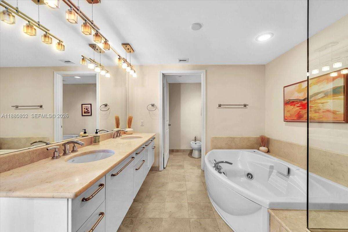 OCEAN PALMS - 3101 Ocean Dr, Hollywood, FL 33019 | Picture 47