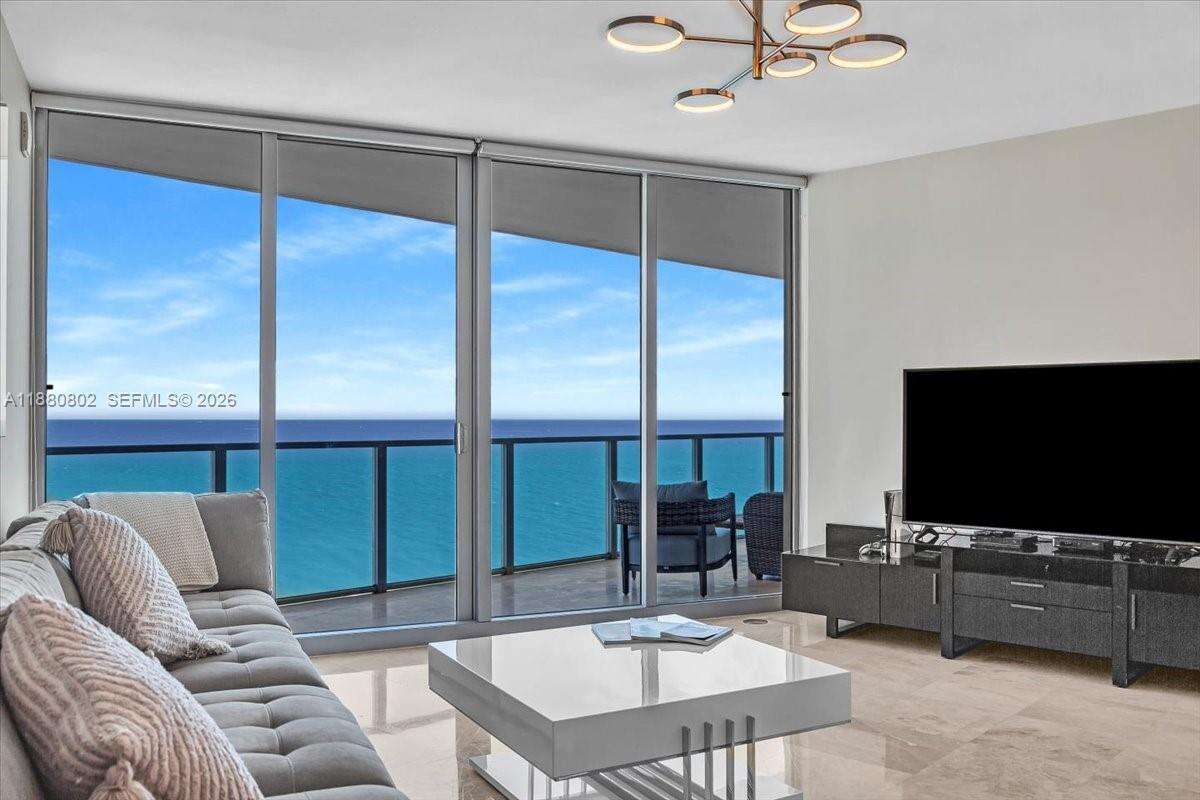 OCEAN PALMS - 3101 Ocean Dr, Hollywood, FL 33019 | Picture 6