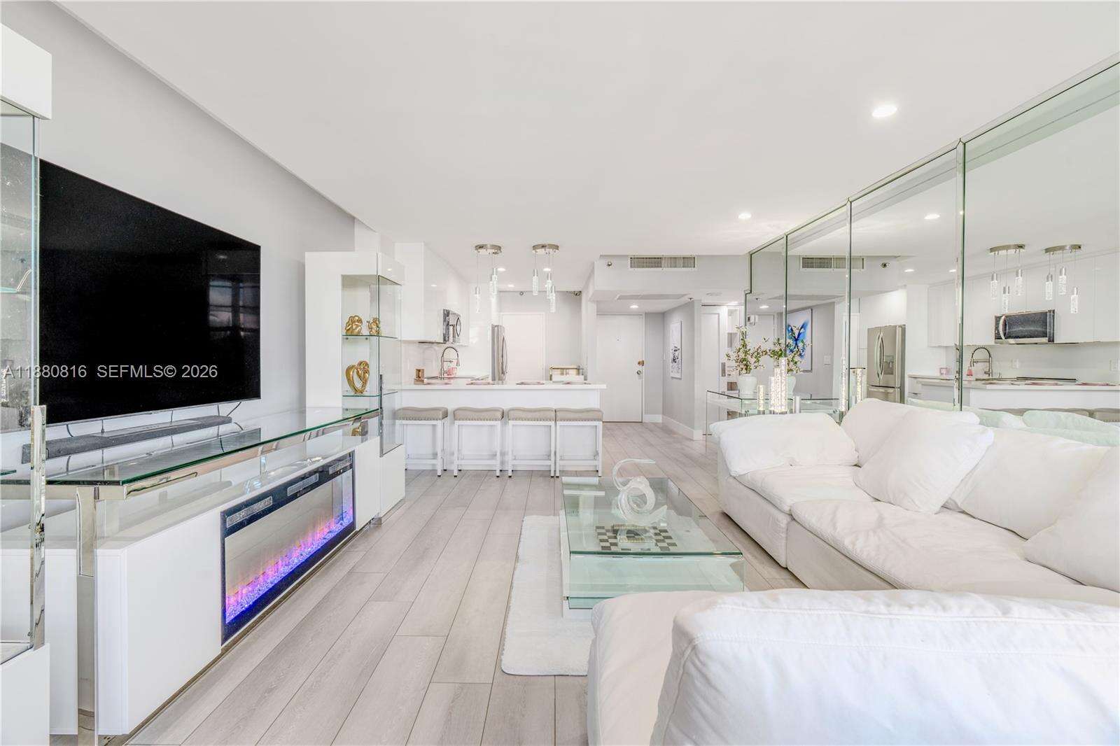 Decoplage at 100 Lincoln Rd, Miami Beach, FL 33139 - For Sale photo 1