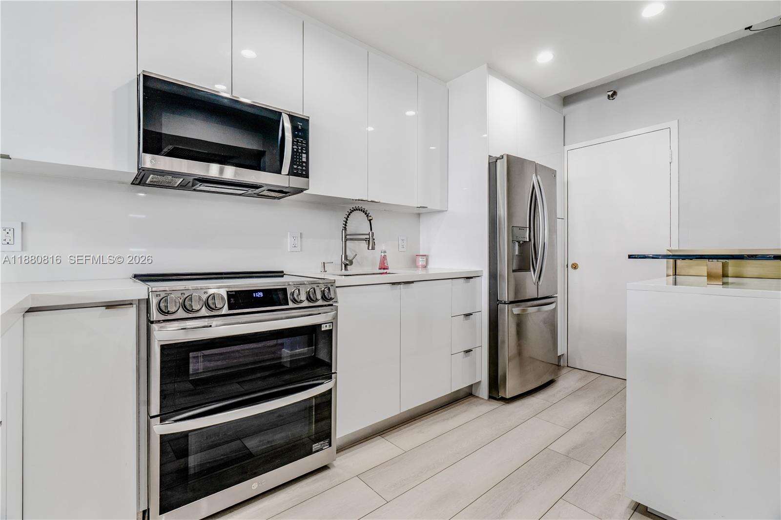Decoplage at 100 Lincoln Rd, Miami Beach, FL 33139 - For Sale photo 17