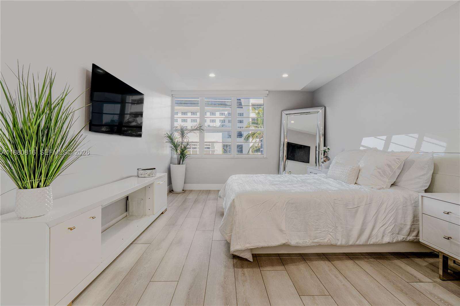Decoplage at 100 Lincoln Rd, Miami Beach, FL 33139 - For Sale photo 20