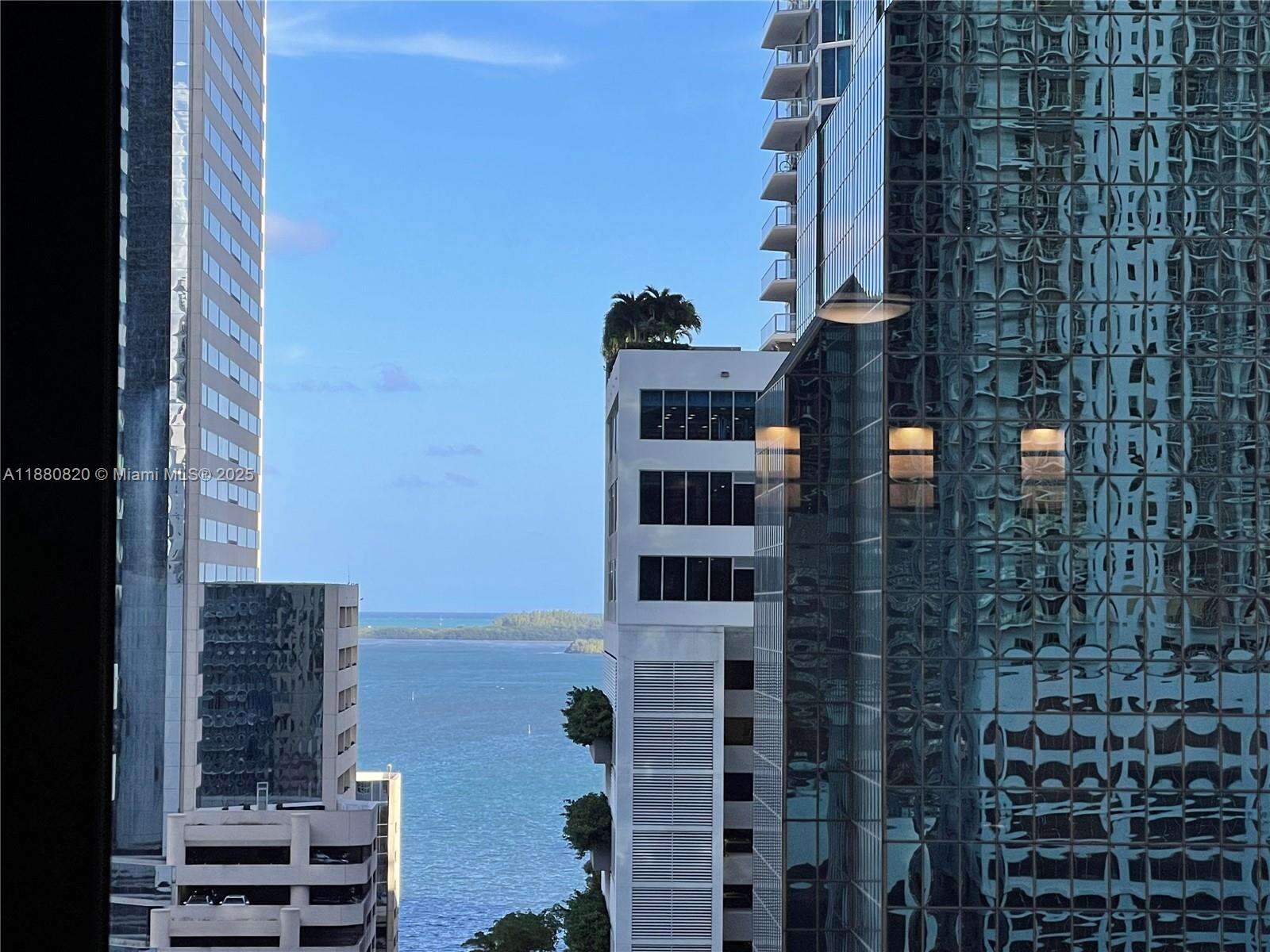 1010 Brickell at 1010 Brickell Ave, Miami, FL 33131 - For Sale photo 3