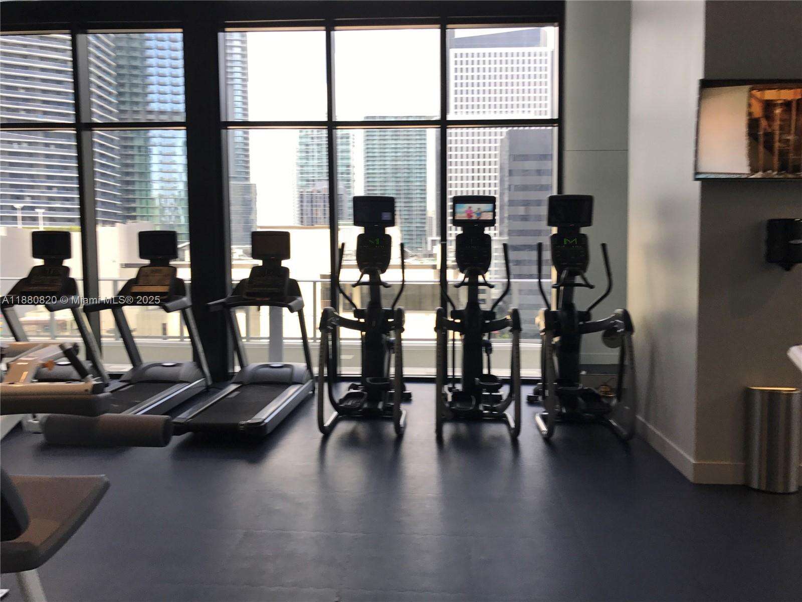1010 Brickell at 1010 Brickell Ave, Miami, FL 33131 - For Sale photo 25