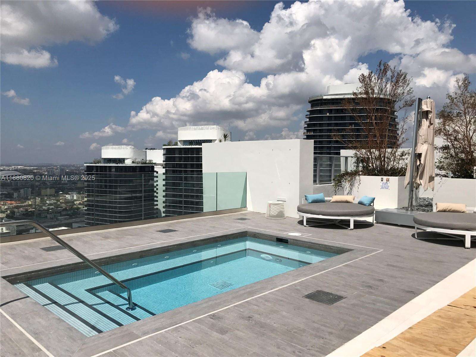 1010 Brickell at 1010 Brickell Ave, Miami, FL 33131 - For Sale photo 29