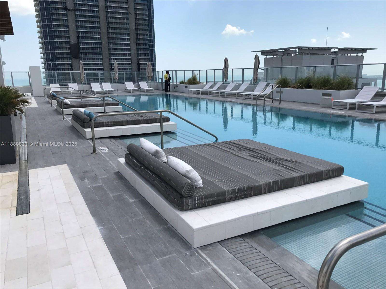 1010 Brickell at 1010 Brickell Ave, Miami, FL 33131 - For Sale photo 31