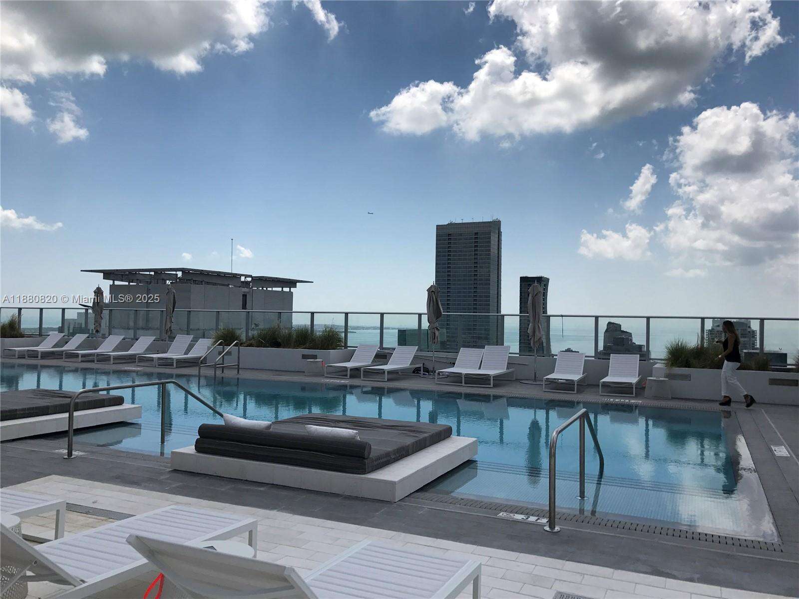 1010 Brickell at 1010 Brickell Ave, Miami, FL 33131 - For Sale photo 32