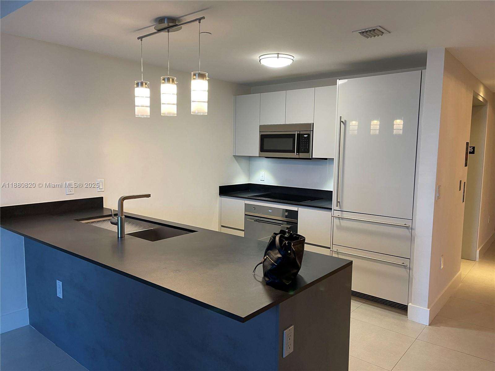 1010 Brickell at 1010 Brickell Ave, Miami, FL 33131 - For Sale photo 5
