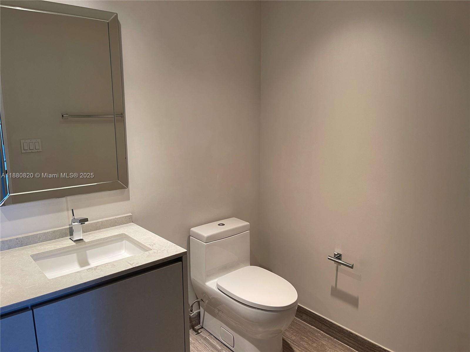 1010 Brickell at 1010 Brickell Ave, Miami, FL 33131 - For Sale photo 8