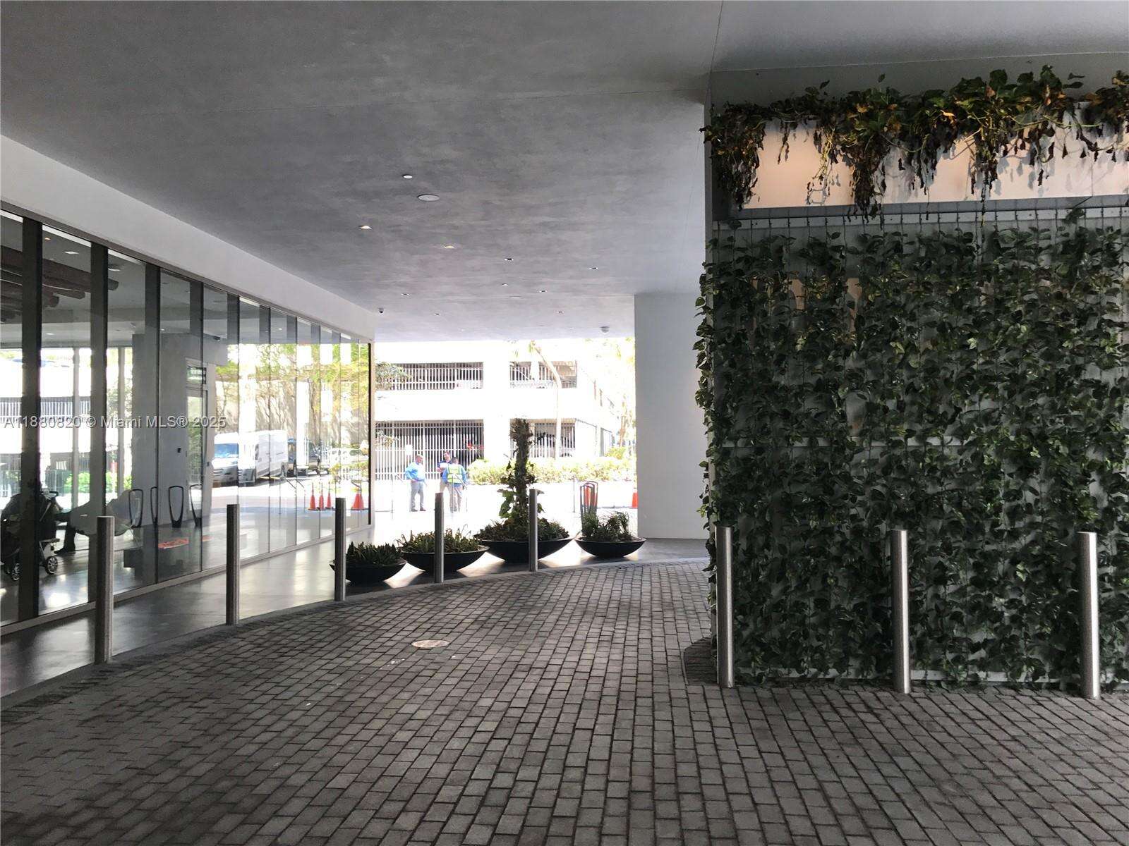 1010 Brickell at 1010 Brickell Ave, Miami, FL 33131 - For Sale photo 10