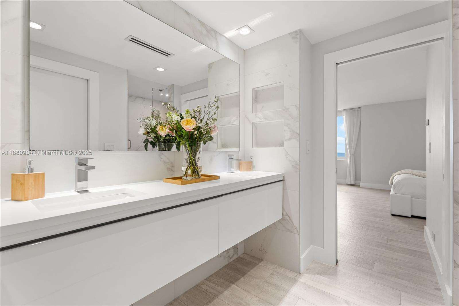 RONEY PALACE - 2301 Collins Ave, Miami Beach, FL 33139 | Picture 14