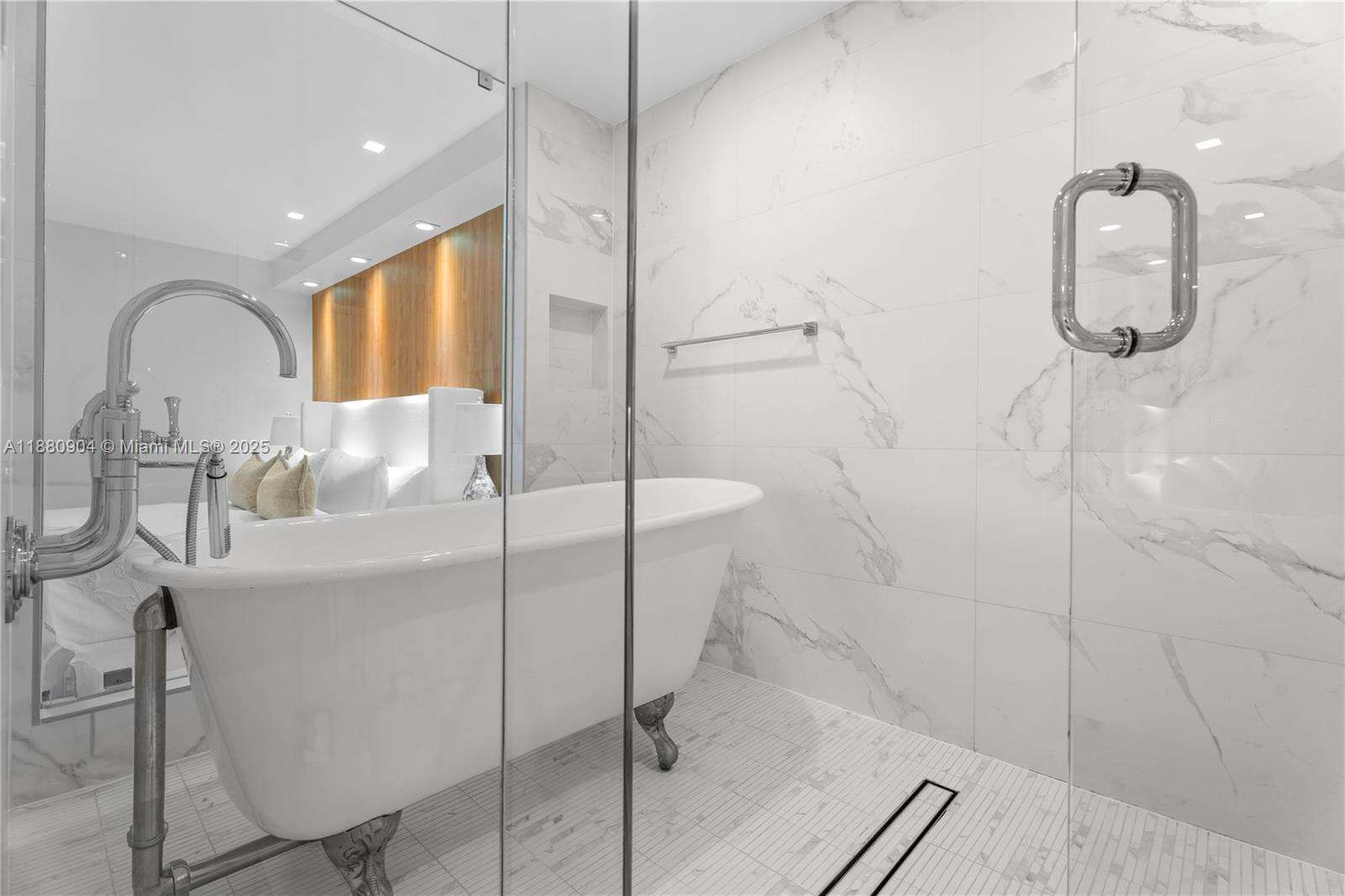 RONEY PALACE - 2301 Collins Ave, Miami Beach, FL 33139 | Picture 15