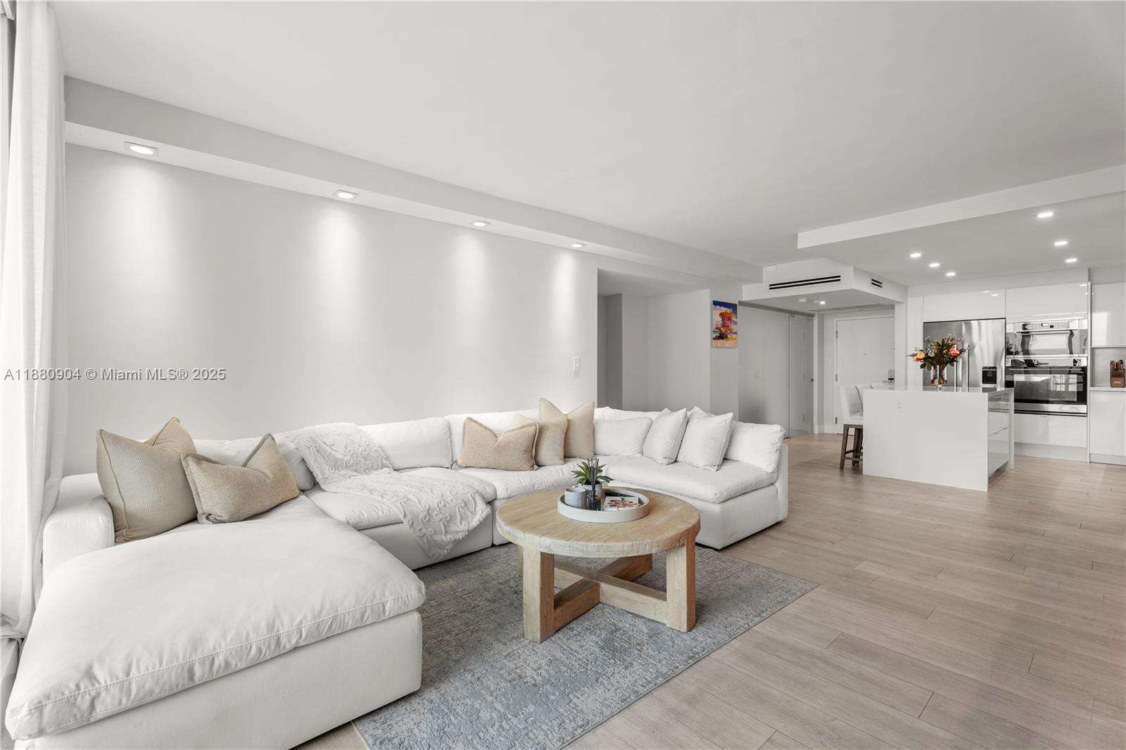 RONEY PALACE - 2301 Collins Ave, Miami Beach, FL 33139 | Picture 4