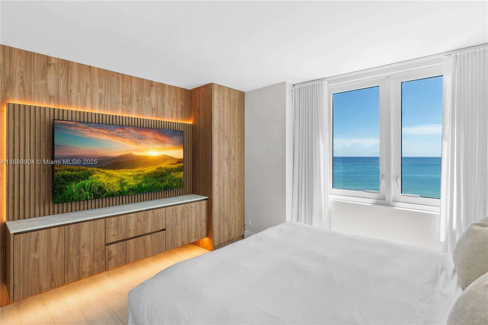 RONEY PALACE - 2301 Collins Ave, Miami Beach, FL 33139 | Picture 6