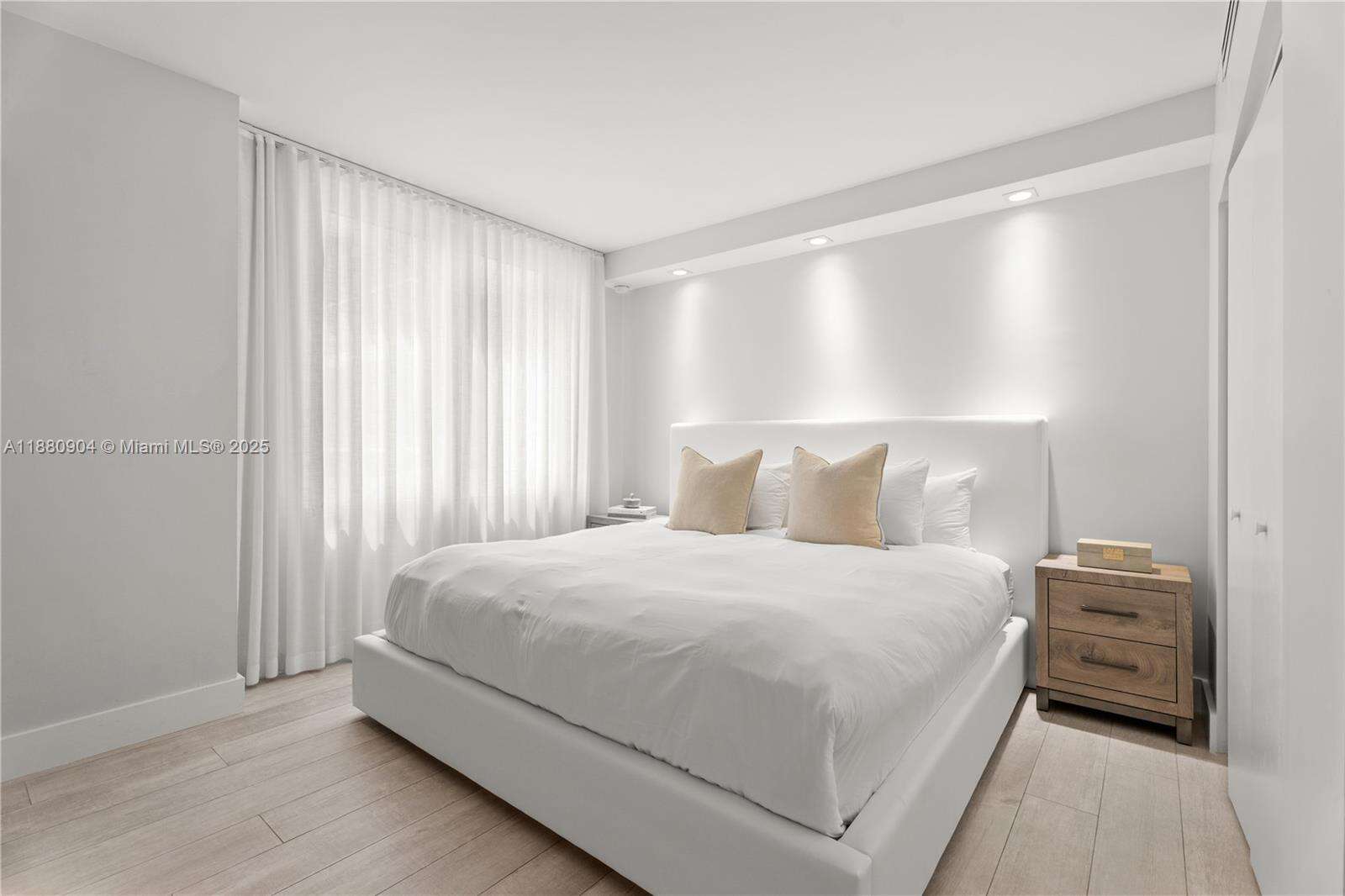 RONEY PALACE - 2301 Collins Ave, Miami Beach, FL 33139 | Picture 7