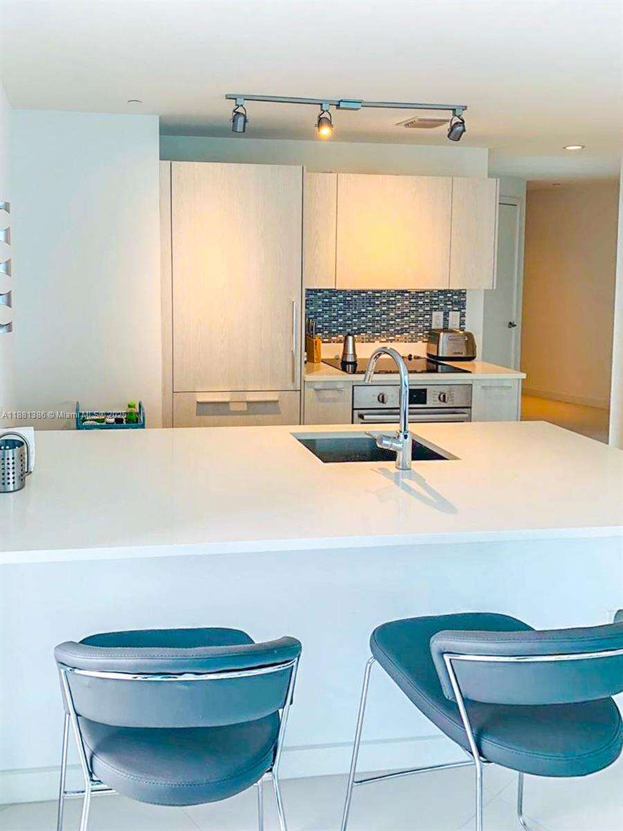 Paraiso Bayviews at 501 31st St, Miami, FL 33137 - For Sale photo 5