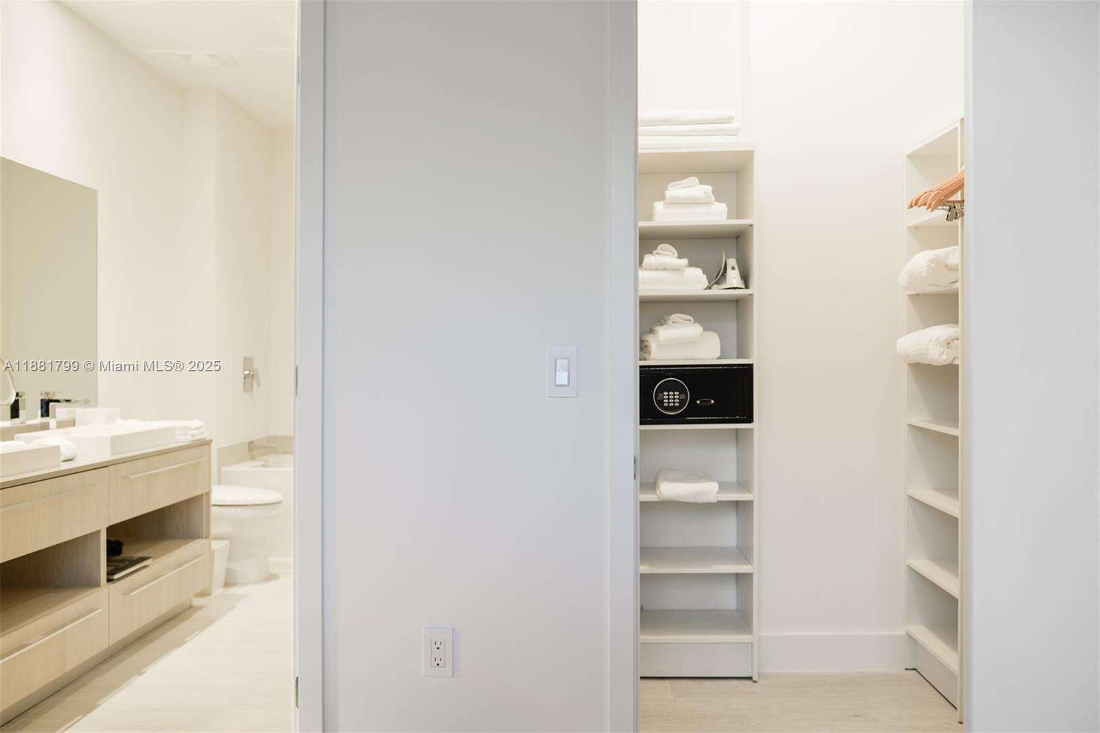 Hyde Beach House at 4010 Ocean Dr, Hollywood, FL 33019 - For Sale photo 18