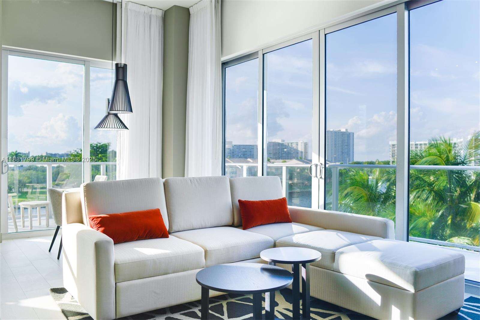 Hyde Beach House at 4010 Ocean Dr, Hollywood, FL 33019 - For Sale photo 3