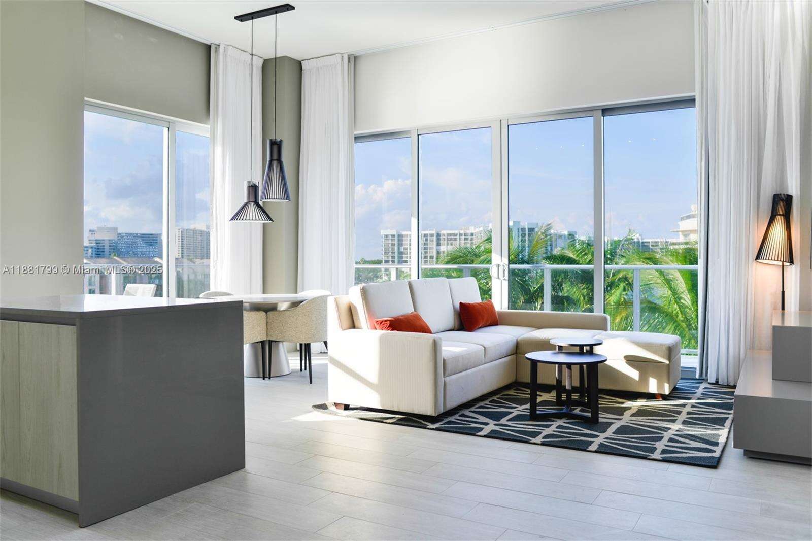 Hyde Beach House at 4010 Ocean Dr, Hollywood, FL 33019 - For Sale photo 4