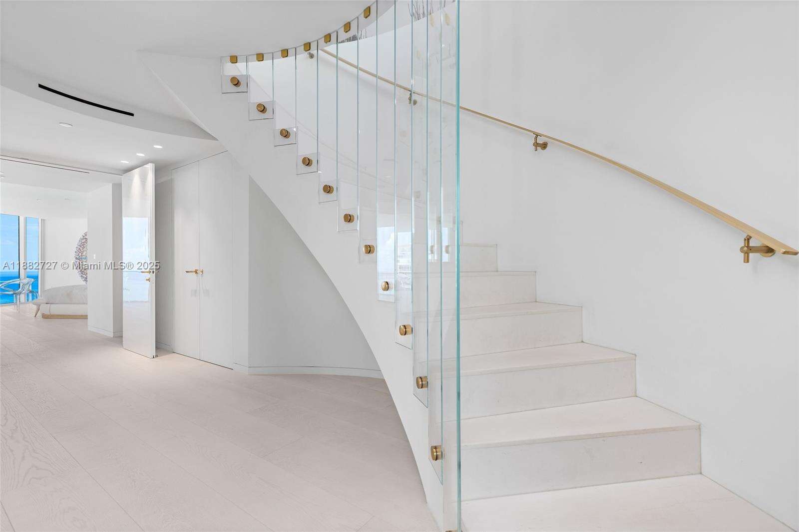 PORTOFINO TOWER - 300 Pointe Dr, Miami Beach, FL 33139 | Picture 34