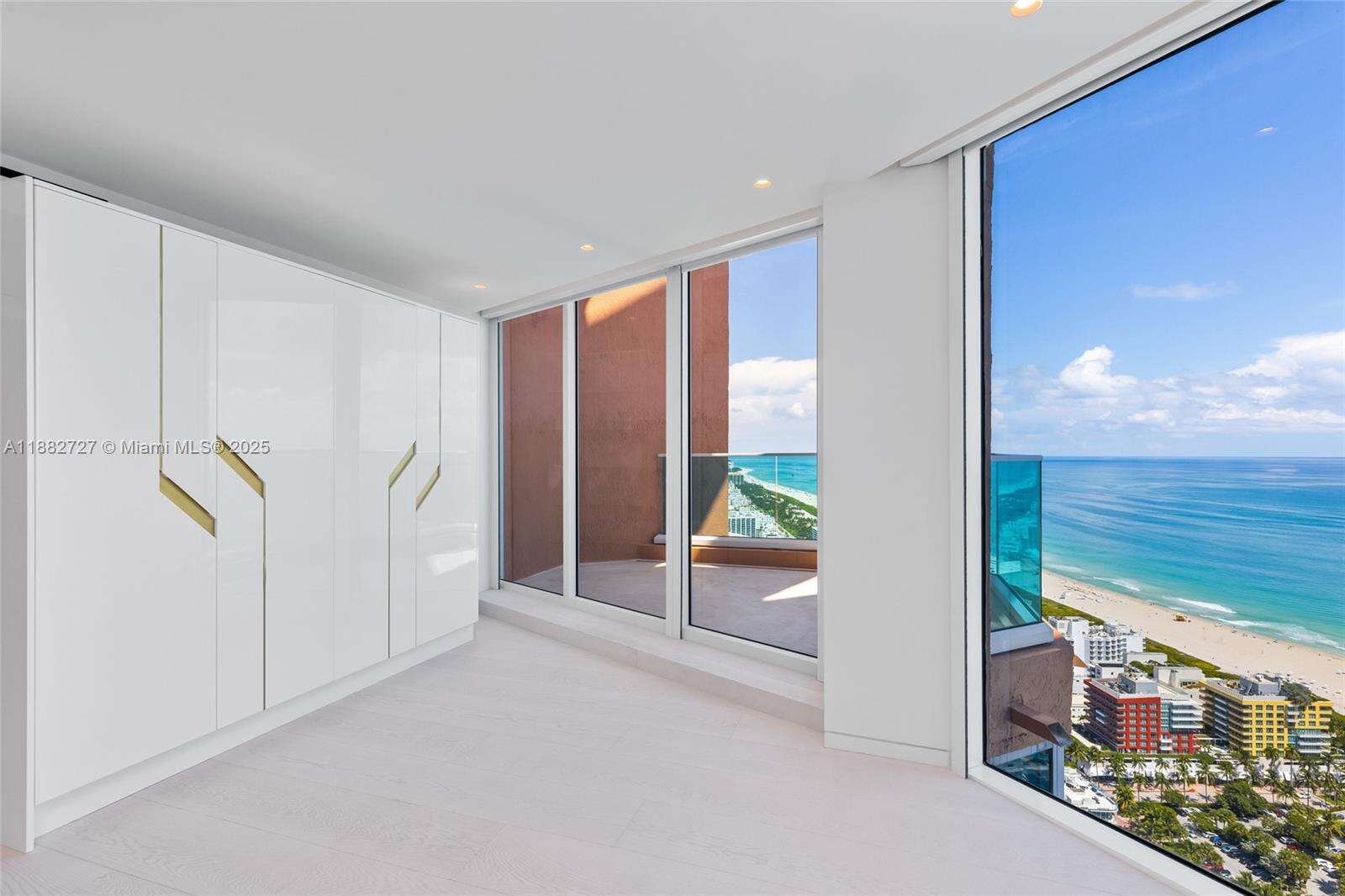 PORTOFINO TOWER - 300 Pointe Dr, Miami Beach, FL 33139 | Picture 36