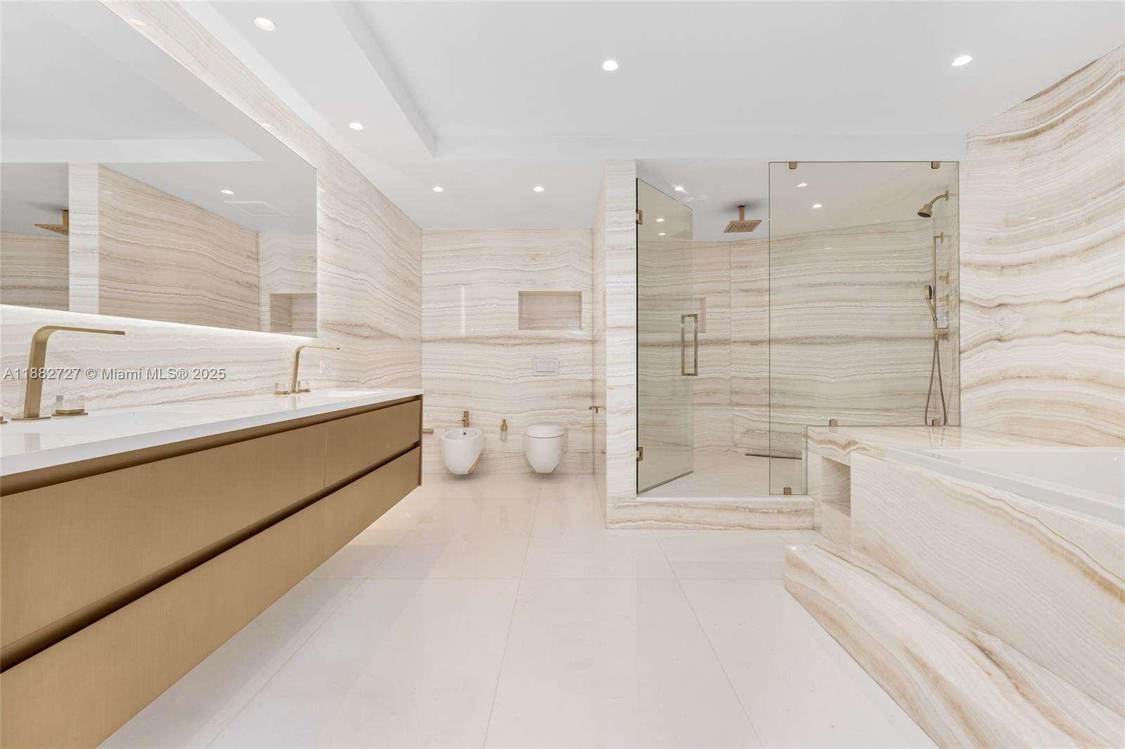 PORTOFINO TOWER - 300 Pointe Dr, Miami Beach, FL 33139 | Picture 39