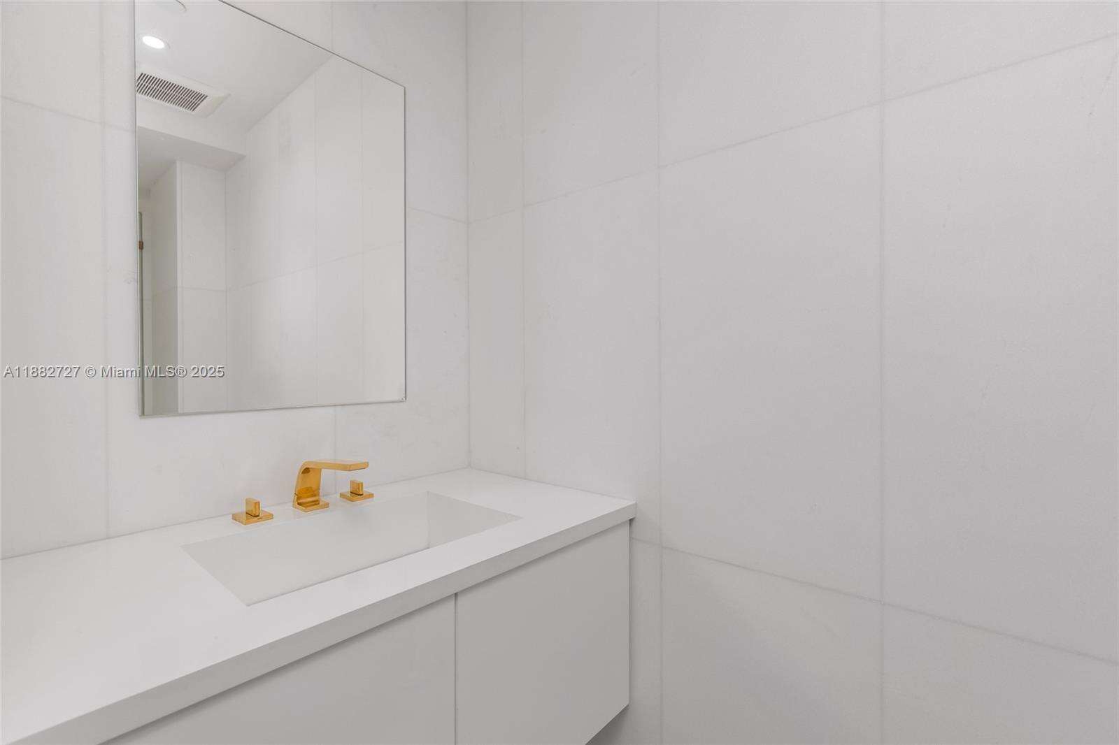 PORTOFINO TOWER - 300 Pointe Dr, Miami Beach, FL 33139 | Picture 47