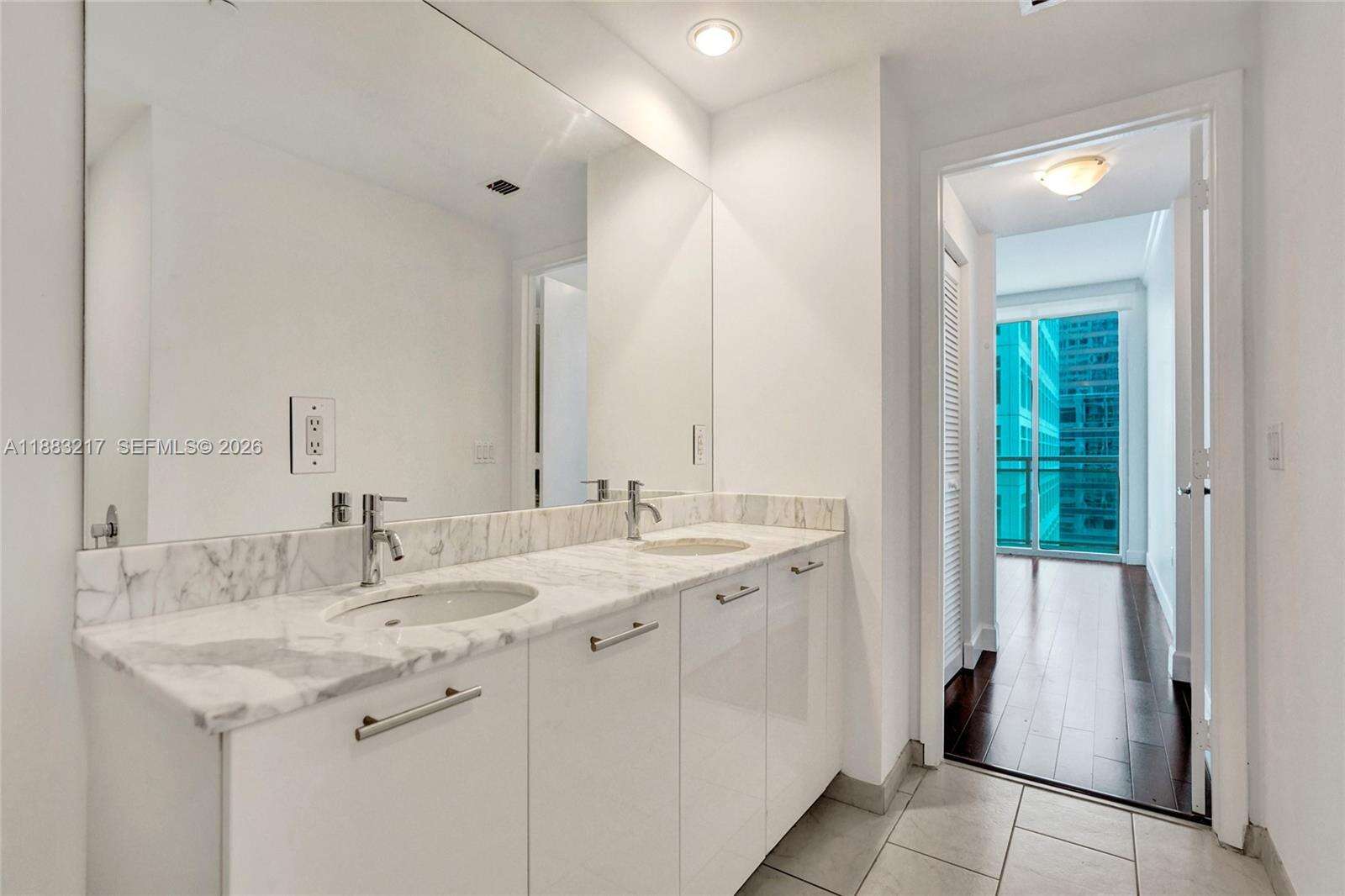 The Plaza On Brickell East at 950 Brickell Bay Dr, Miami, FL 33131 - For Sale photo 22